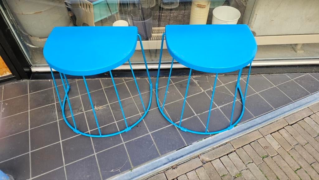 IKEA Tranarö bijzettafeltje uit 1990 - Retro design, Metaal of Aluminium, 55 tot 75 cm, Overige vormen, Ophalen