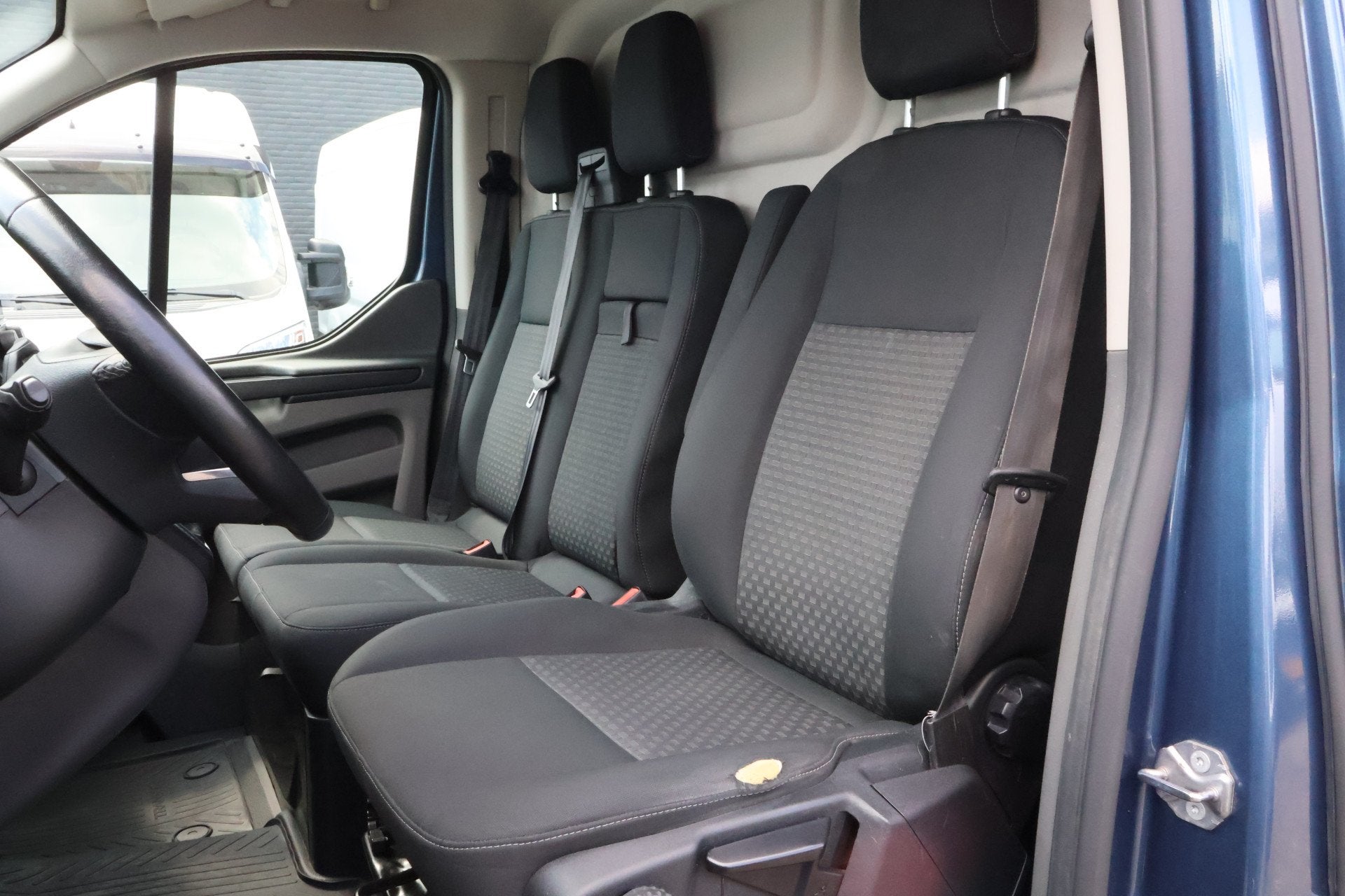 Ford Transit Custom 2.0 TDCI L1 H1 Automaat Navigatie Camera, Auto's, Stof, Euro 6, 4 cilinders, Blauw