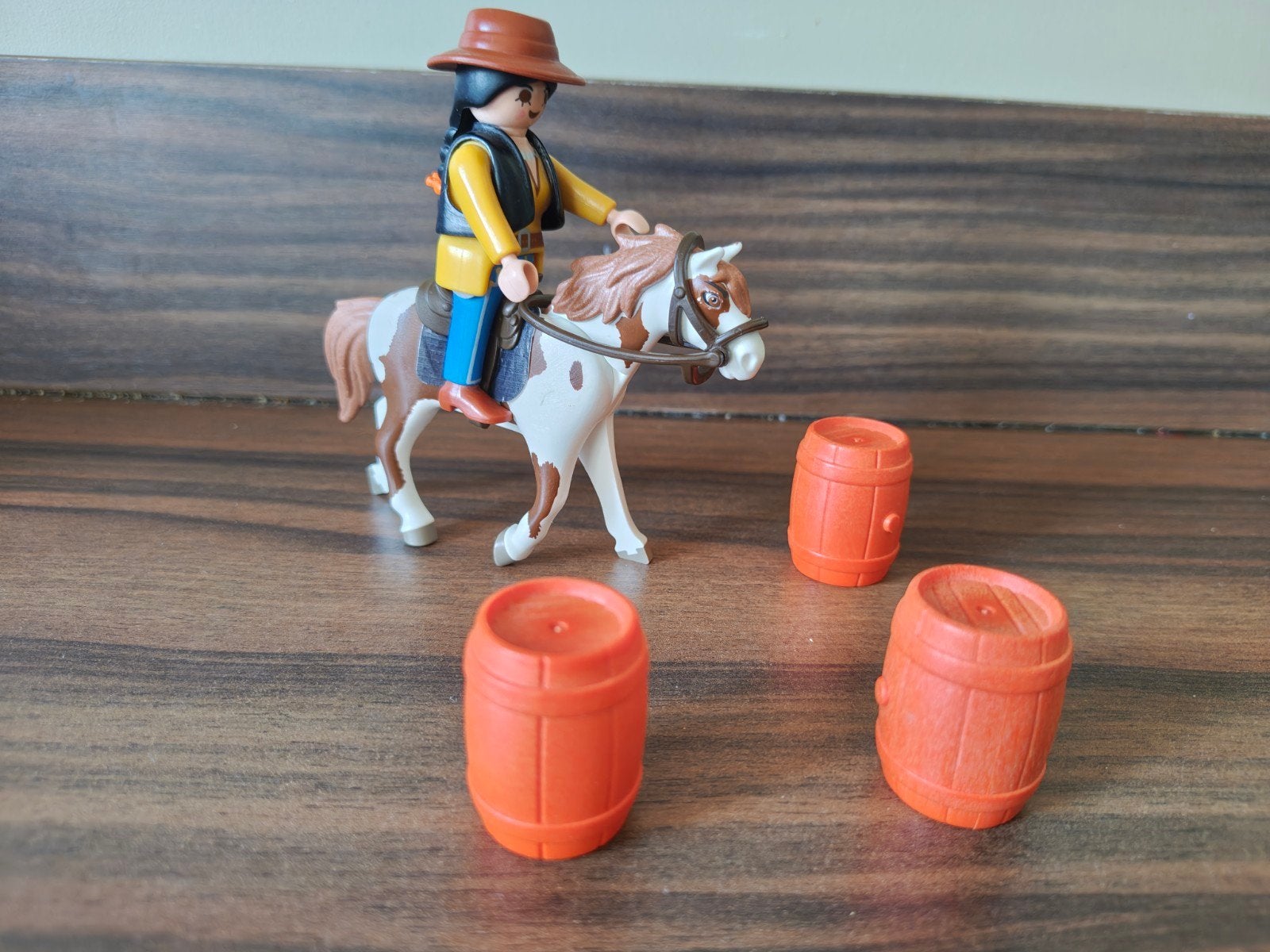 90 playmobil Cowboy met paard en vaten, Ophalen of Verzenden, Gebruikt, Jongen of Meisje