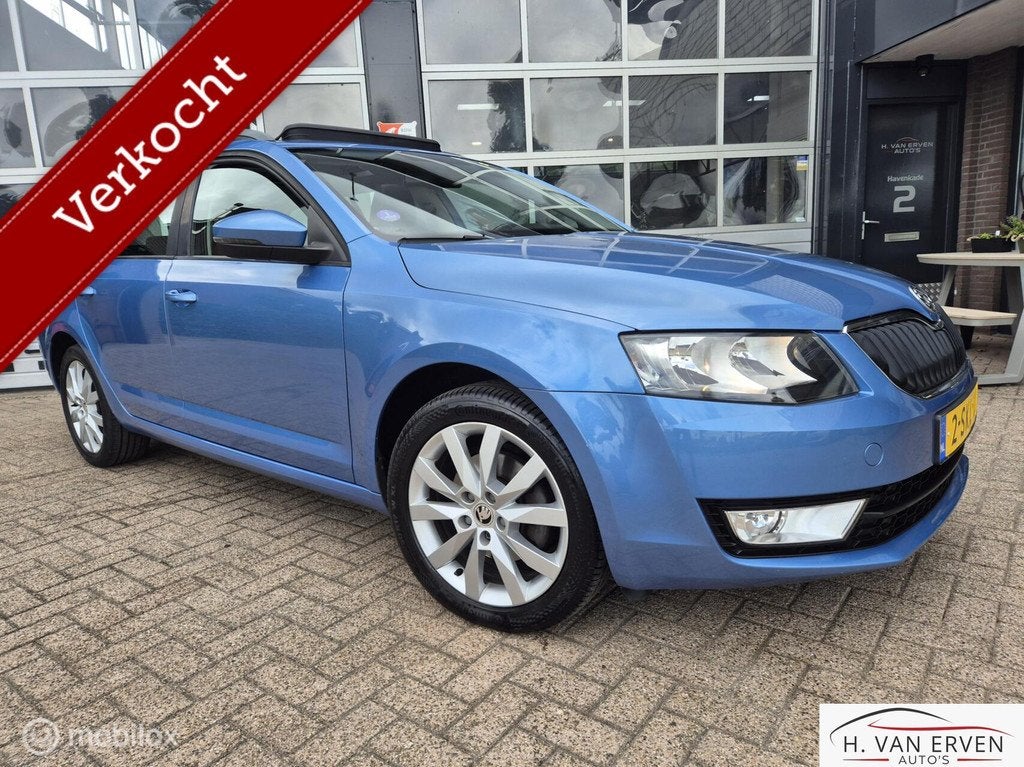 Skoda Octavia Combi 1.4 SCHUIFKANTELDAK DEALERONDERHOUDEN, Auto's, Voorwielaandrijving, Euro 5, 4 cilinders, Blauw