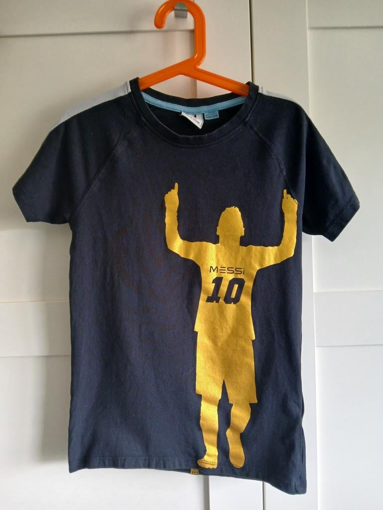 Vingino/Messi T-shirt maat 122/128, Gebruikt, Jongen of Meisje, Ophalen of Verzenden, Vingino