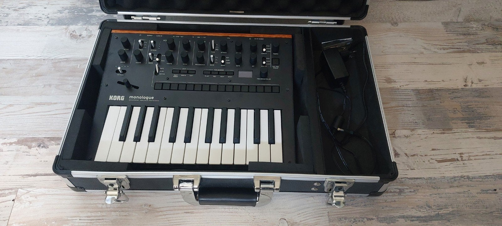 Korg Monologue Monofone Analoge Synthesizer met Koffer, Ophalen, Met midi-aansluiting, Korg, Overige aantallen