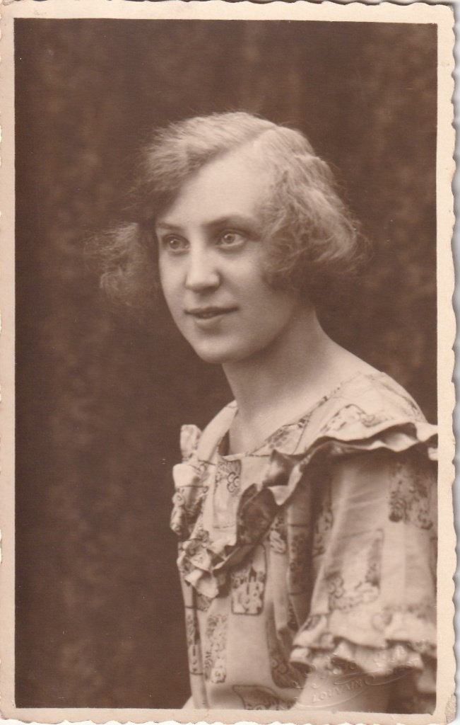 fotokaart  -   dame, Verzenden, Voor 1940, Zo goed als nieuw, Klederdracht