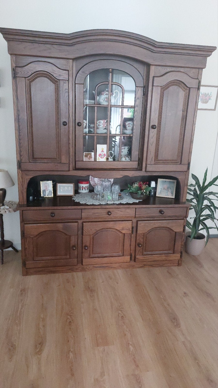 Massief donker eiken buffet/vitrinekast - gratis af te hale, Ophalen, Gebruikt, Klassiek, 150 tot 200 cm