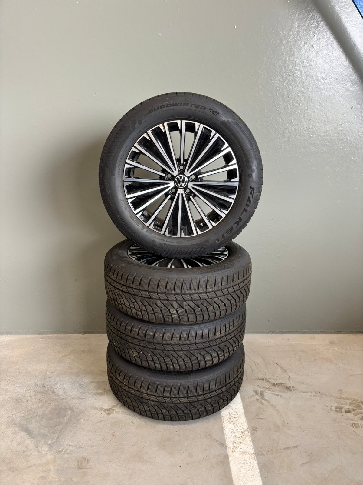18 inch originele Volkswagen Tiguan velgen met winterbanden!, Auto-onderdelen, Banden en Velgen, Ophalen, 18 inch, Banden en Velgen