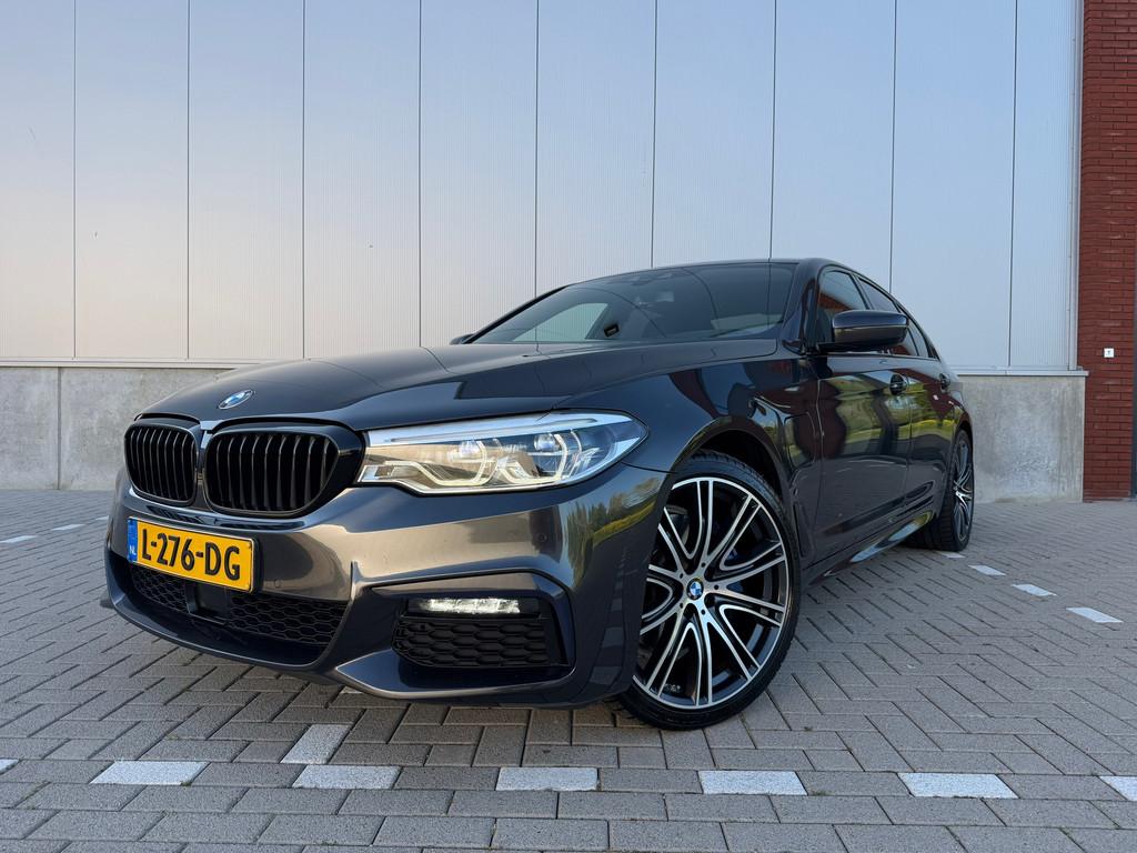 BMW 5-serie 530e xDrive iPerformance High Executive M-Sport, Auto's, 1998 cc, Adaptive Cruise Control, Alcantara, 120 €/maand