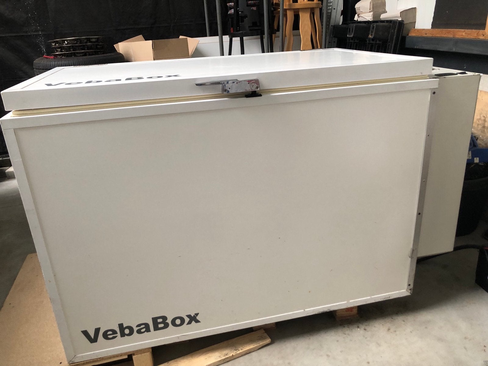 VebaBox Koelbox/Vriesbox - Ideaal voor transport, 200 liter of meer, 60 cm of meer, Ophalen, 85 tot 120 cm