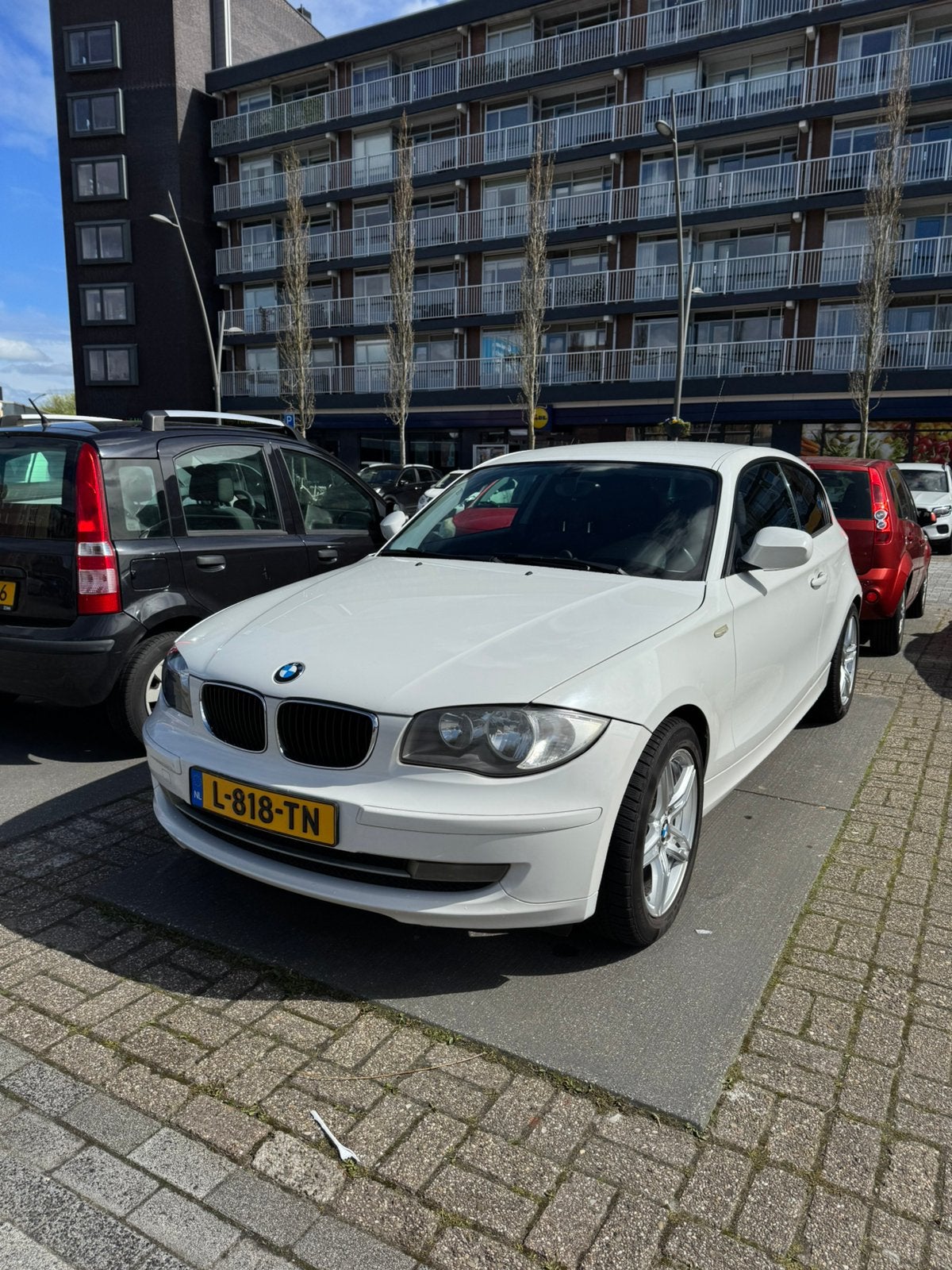 BMW 1-Serie 2.0 116I 3DR 2010 Wit, 1-Serie, 1995 cc, Zwart, 4 cilinders