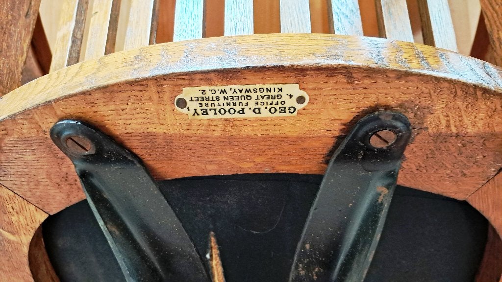 Foto 10 van Luxe Antieke Engelse Eikenhouten Bureaustoel – Merk Pooley
