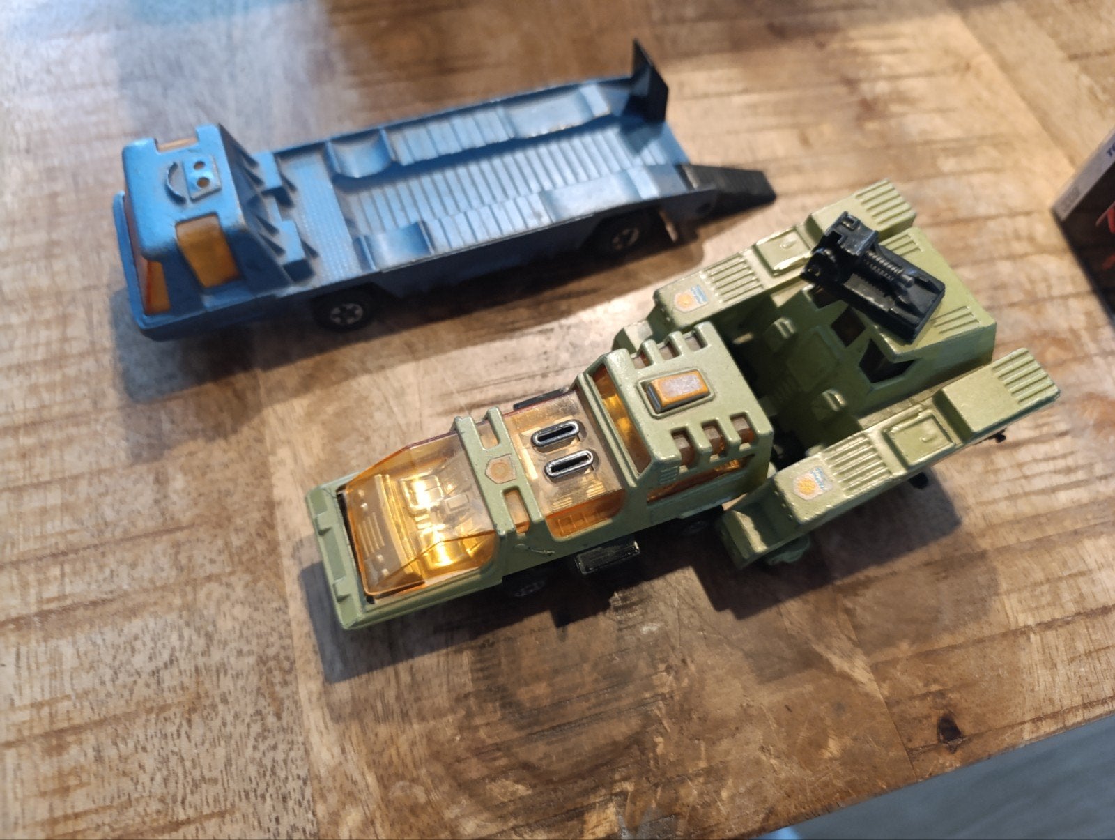 Matchbox Adventure 2000 K-2001 Raider Command & Truck, Ophalen of Verzenden, Gebruikt