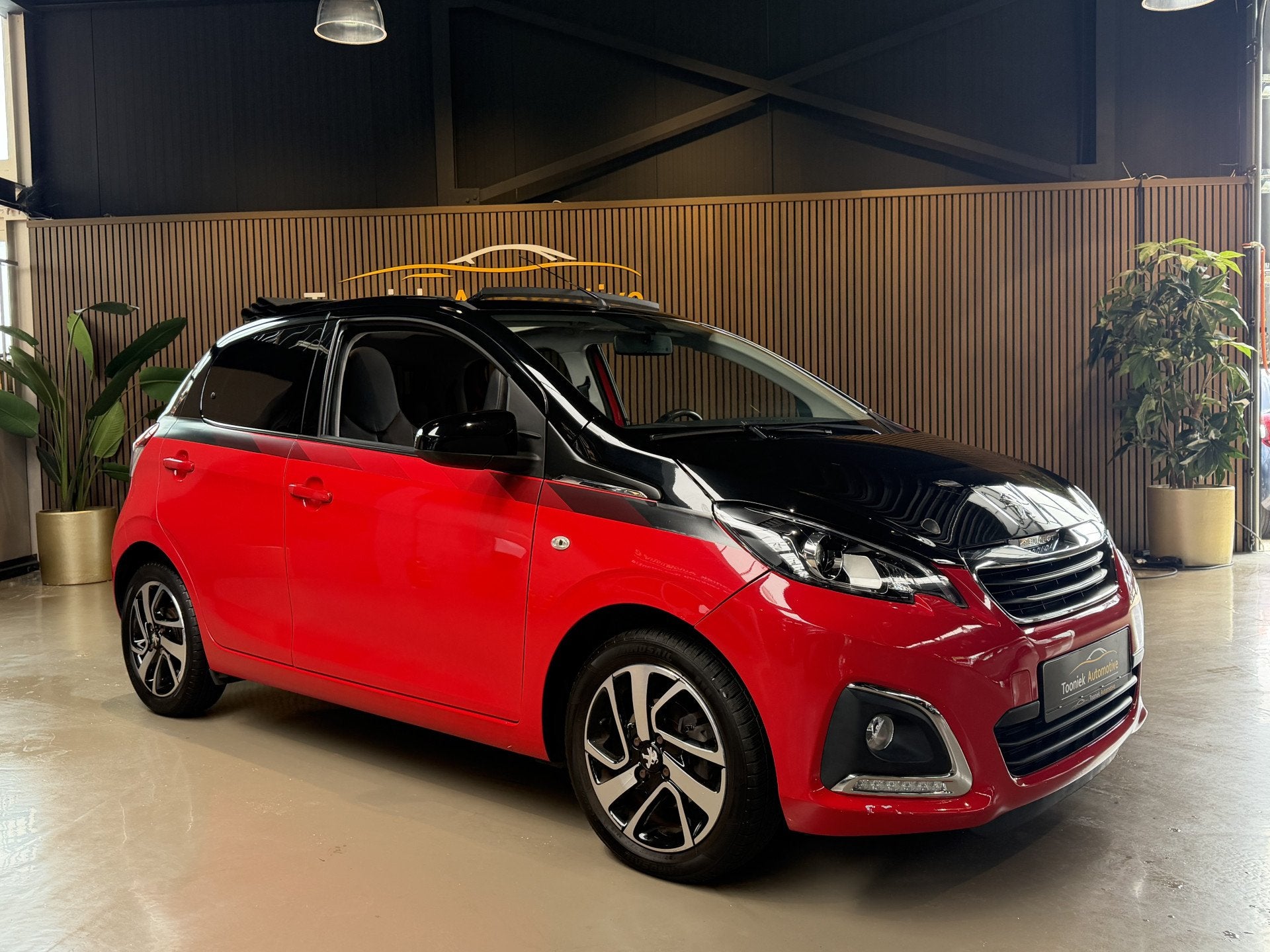 Peugeot 108 1.2 Puretech Allure TOP! (bj 2015), Voorwielaandrijving, Gebruikt, 1199 cc, 23 km/l