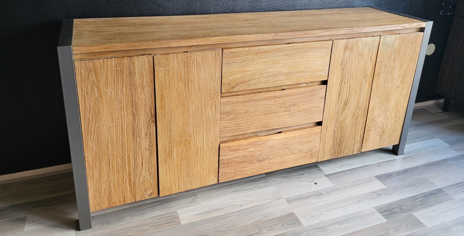 Mooi dressoir van Pronto Wonen - 190x45x86 cm, Ophalen, Gebruikt, Met deur(en), 150 tot 200 cm