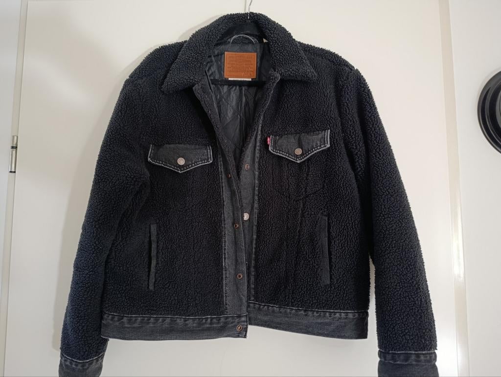 Levi's Zwarte Sherpa Trucker Winterjas, Zwart, Maat 42/44 (L), Ophalen of Verzenden, Gedragen