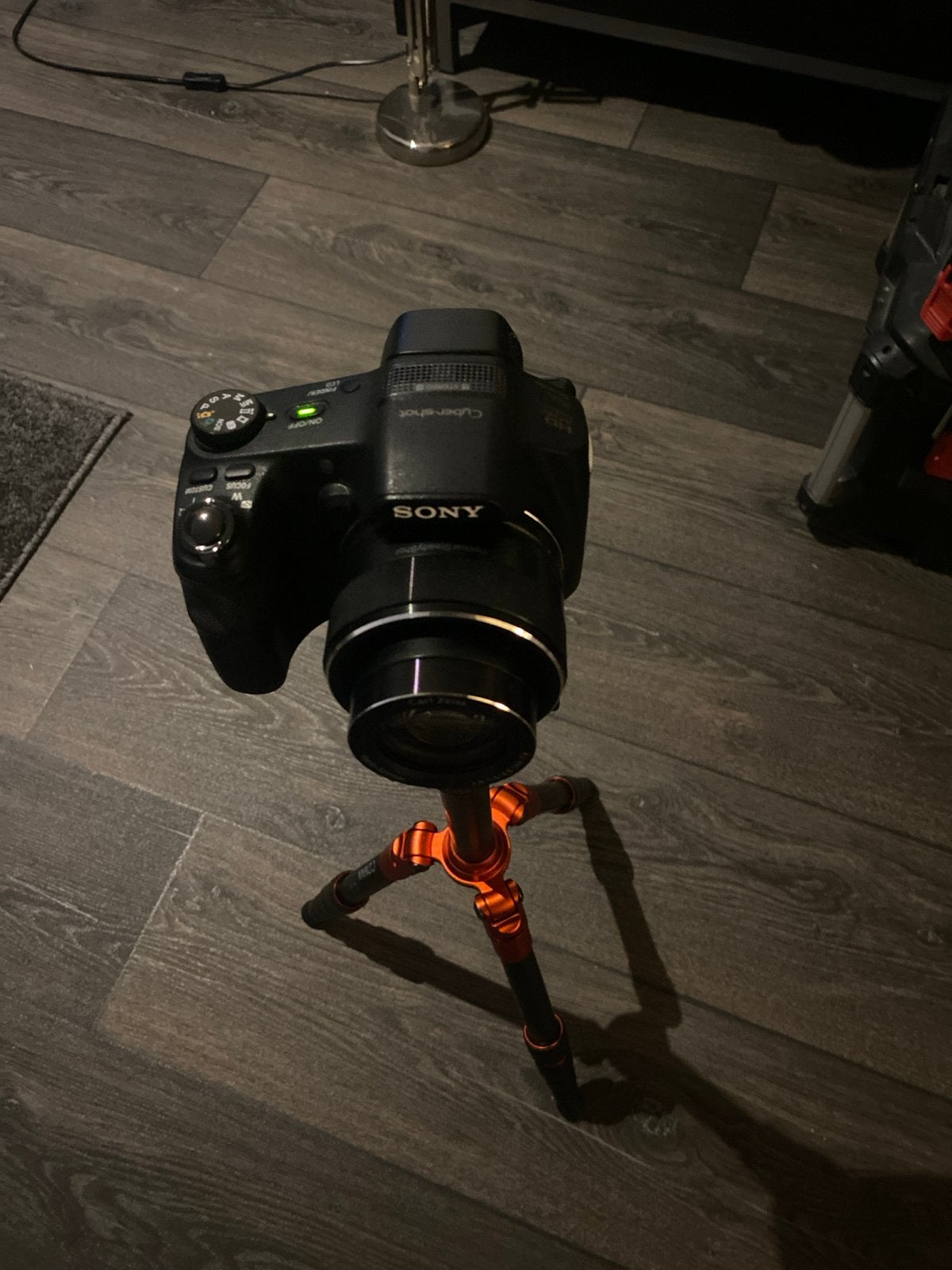 Sony Cyber-shot Bridgecamera hx200v, Ingebouwde flitser, Gebruikt, Ophalen of Verzenden, Accu