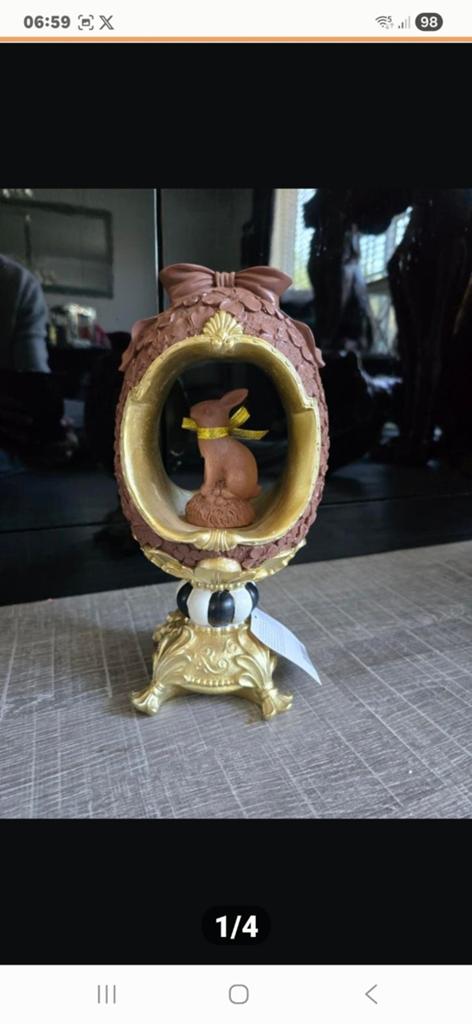 Decoratief paasei ornament met een konijn binnenin., Ophalen of Verzenden, Nieuw, Dier
