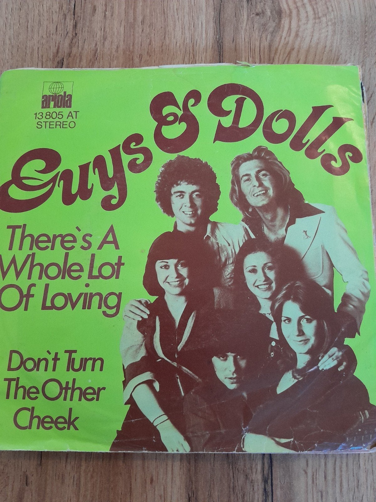 Guys & dolls 7 inch there,a a whole lot of loving, Ophalen of Verzenden, Zo goed als nieuw, 7 inch, Pop