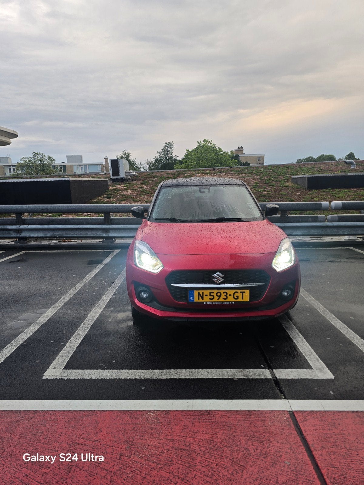 Suzuki Swift 1.2 Dualjet 83pk Smart Hybrid S&S 2021 Rood, 83 pk, 31 €/maand, 4 cilinders, 400 kg