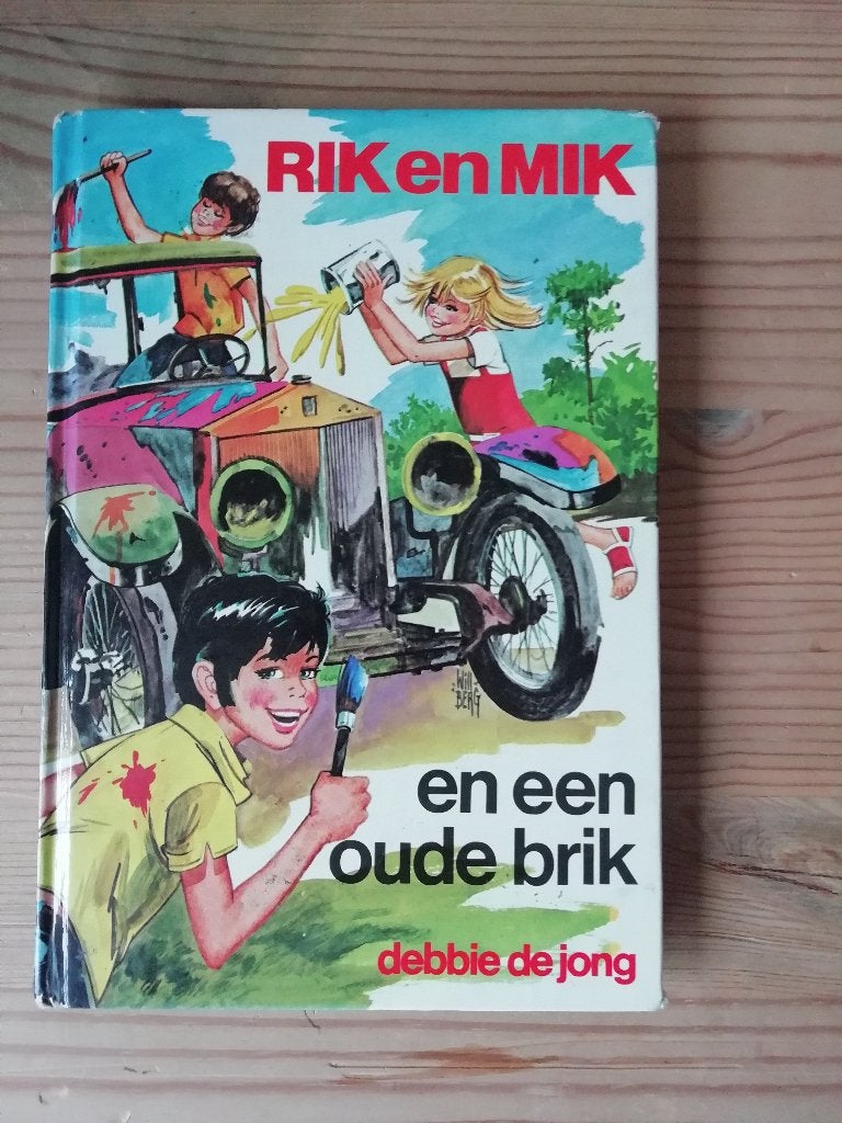 Rik en Mik en een oude brik van Debbie de Jong, Ophalen, Gelezen, Fictie algemeen