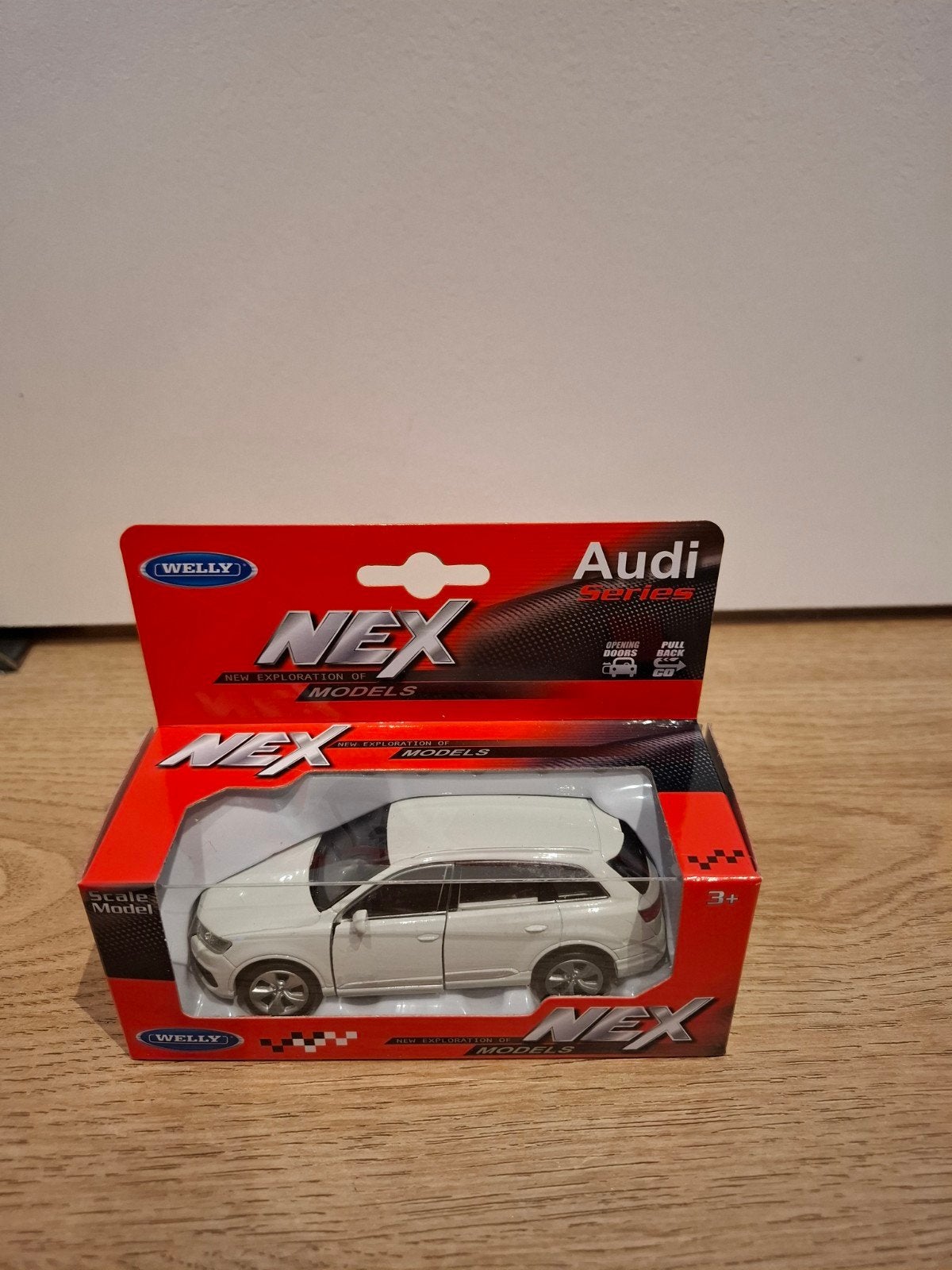 Welly Audi Q7 schaalmodel 1:43 - Nieuw in doos, Ophalen of Verzenden, Nieuw, Auto
