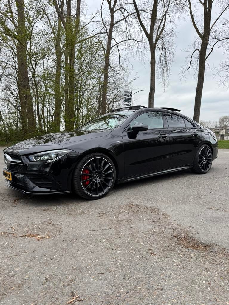 Mercedes-AMG CLA 35 4MATIC  | Burmester | Pano | Kuipstoelen, Auto's, CLA, 1490 kg, 1800 kg, Zwart