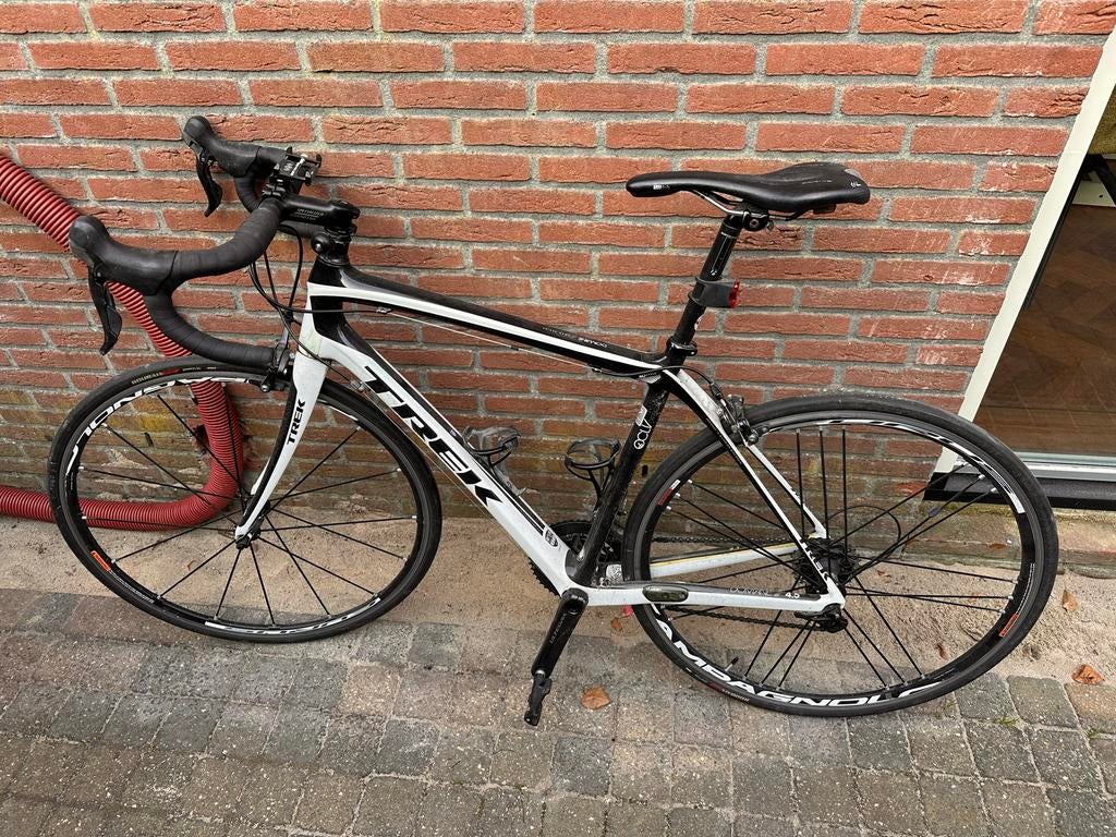Trek Domane 4.5 racefiets - Zo goed als nieuw, Fietsen en Brommers, Fietsen | Racefietsen, Ophalen, 28 inch, Carbon, Zo goed als nieuw