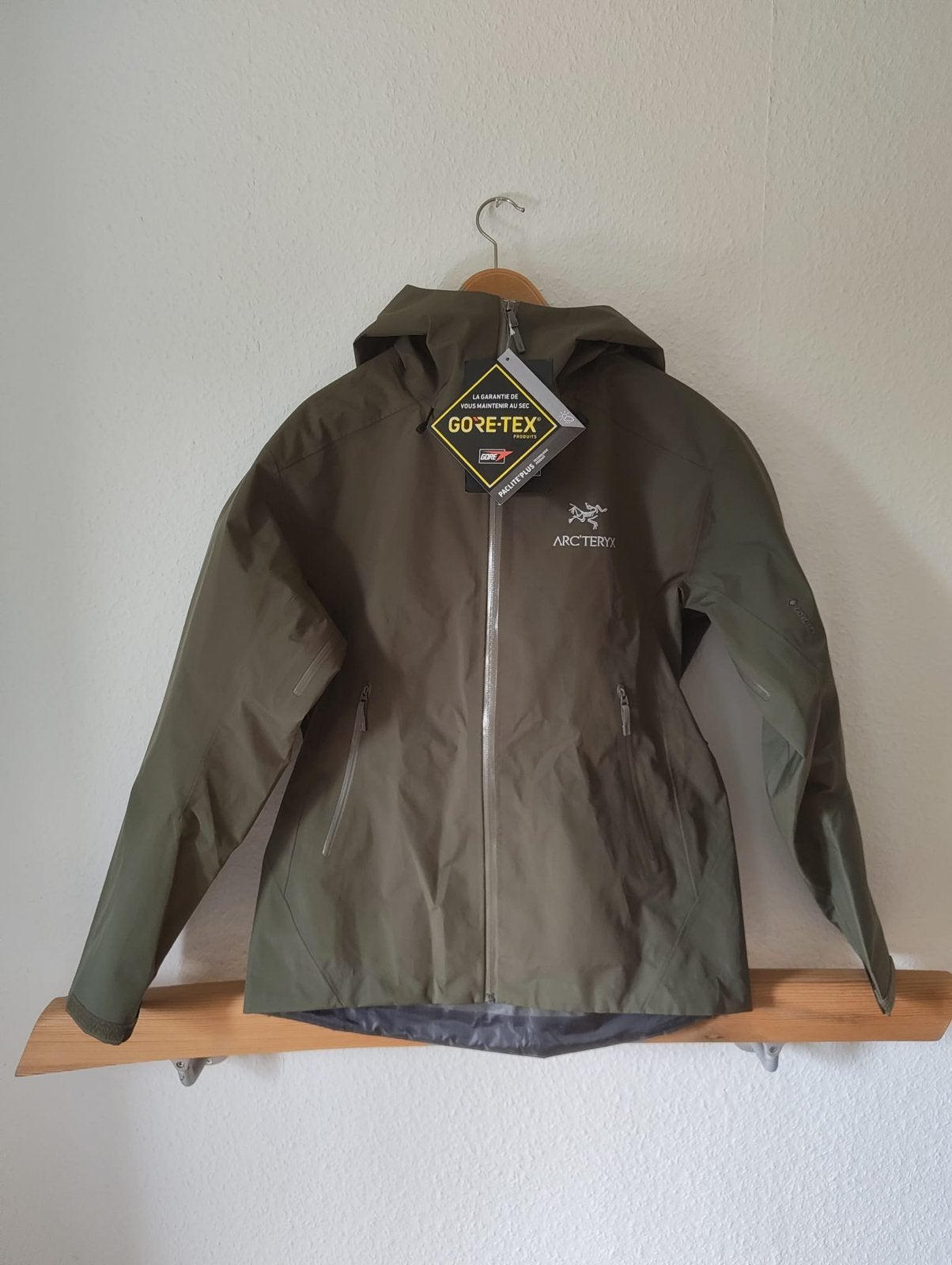 Hardshell jas - Arc’teryx, Ophalen of Verzenden, Nieuw, Maat 52/54 (L), Groen
