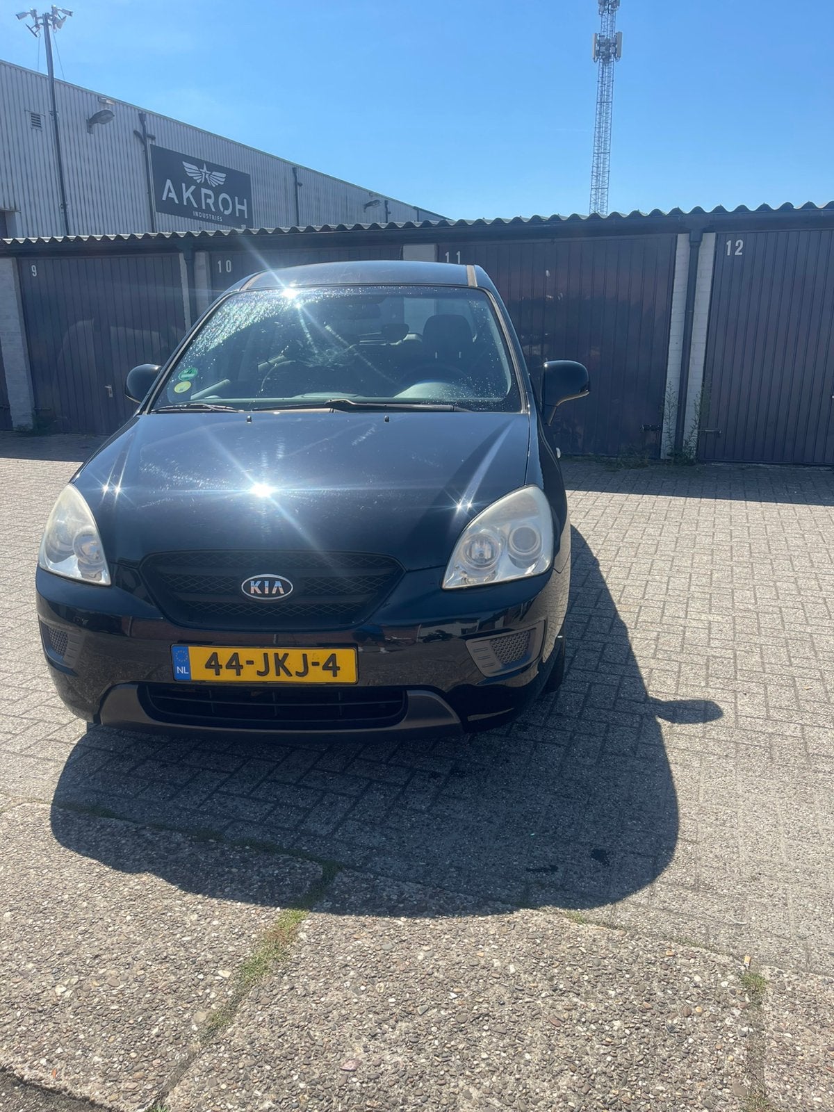 Kia Carens 2.0 Cvvt 5-ZIT 2009 Zwart airco apk nieuw, Voorwielaandrijving, 1998 cc, 4 cilinders, 700 kg