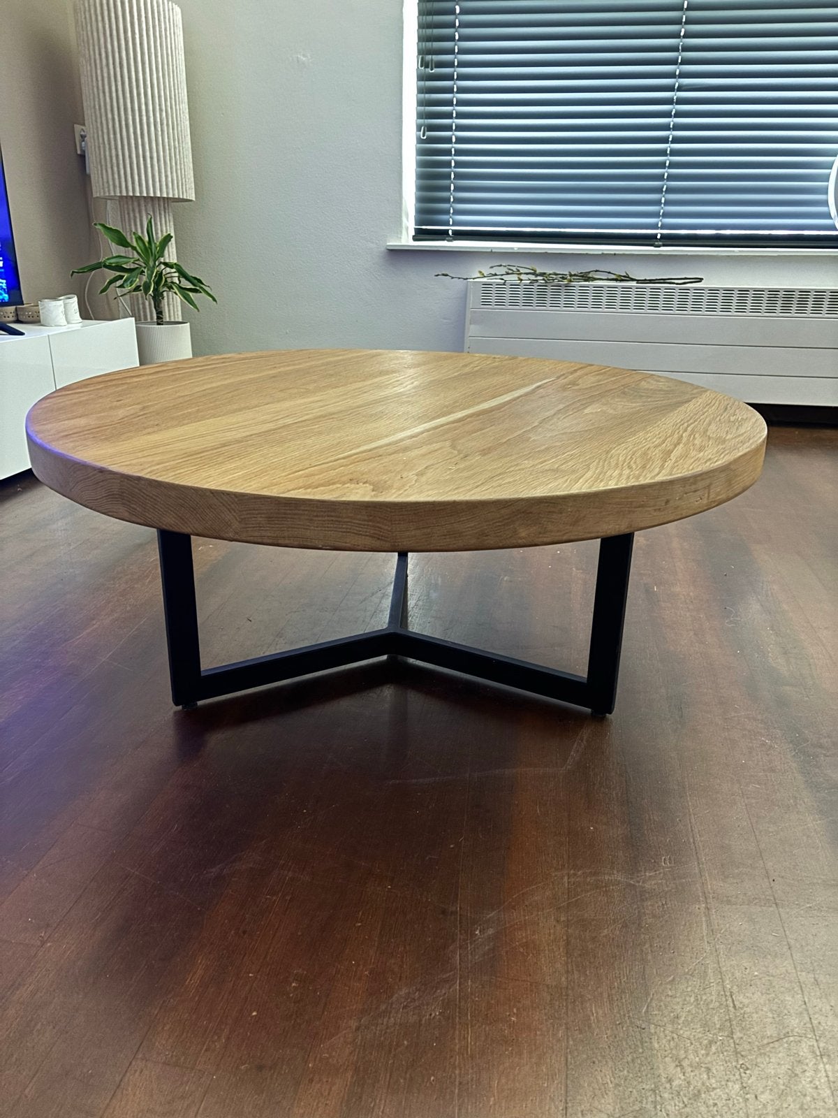 Salontafel Massief Eiken met Modern Onderstel, Huis en Inrichting, Tafels | Salontafels, Ophalen, Gebruikt, Rond, Eikenhout