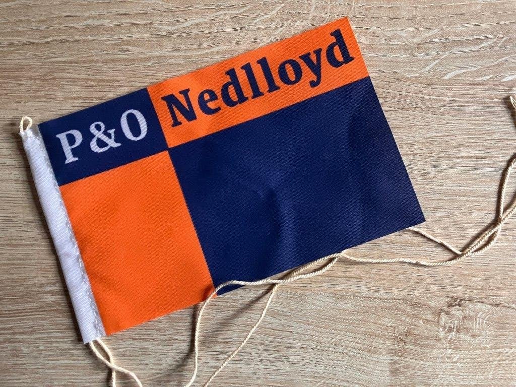 Tafel vlaggetje Nedlloyd/PNO/Kroonvag KNSM, Ophalen of Verzenden, Nieuw, Motorboot, Gebruiksvoorwerp