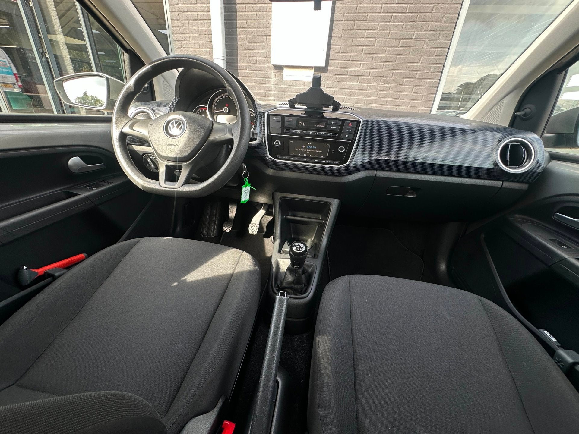 Volkswagen Up! 1.0/1 STE EIG/CAMERA/CRUISCONTROL/PARKEERSENS, Dealer onderhouden, Stof, Gebruikt, 4 stoelen
