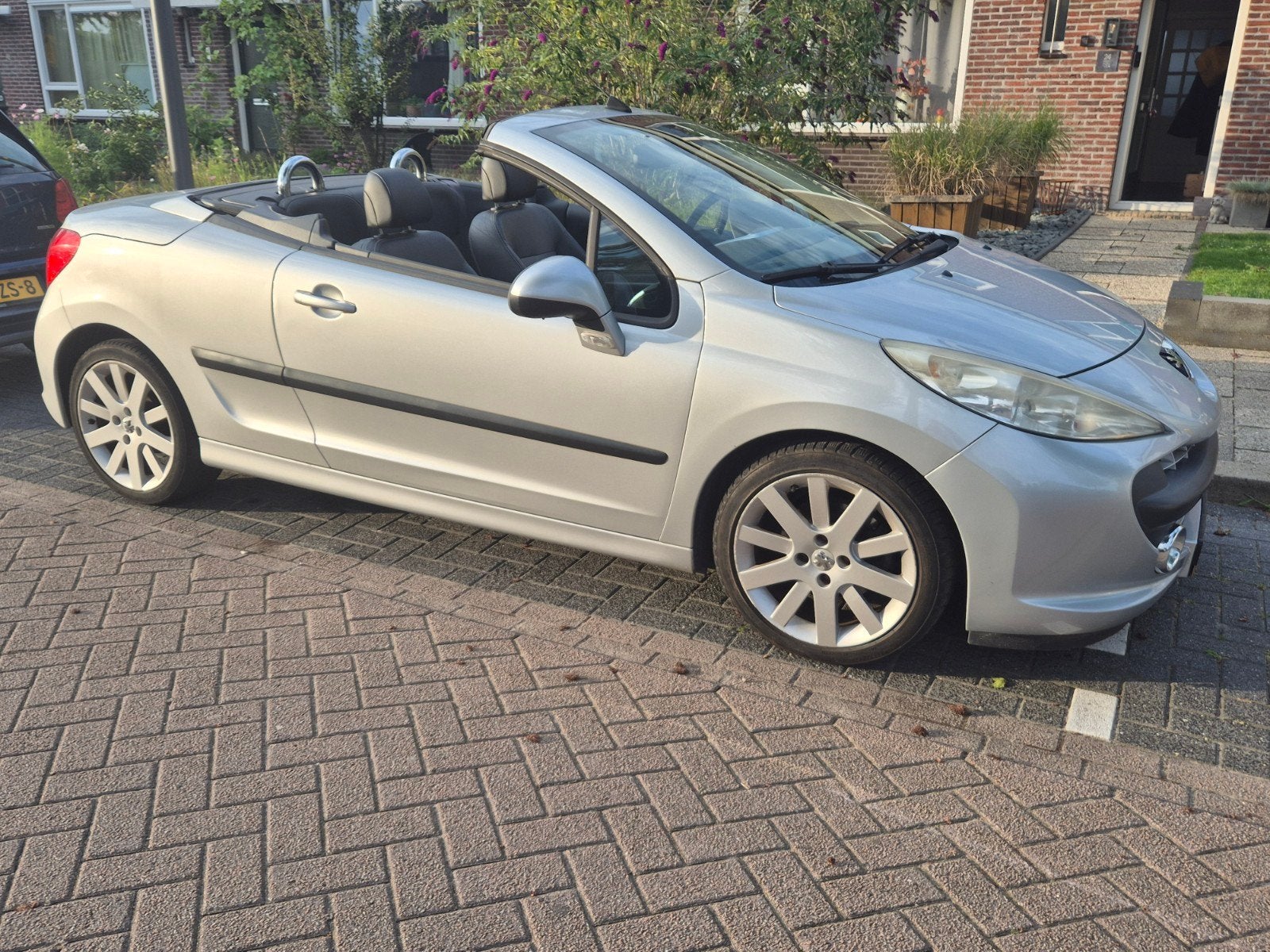 Peugeot 207 1.6 Hdif CC 2007 Grijs Cabrio, Voorwielaandrijving, Zwart, Cabriolet, 4 stoelen