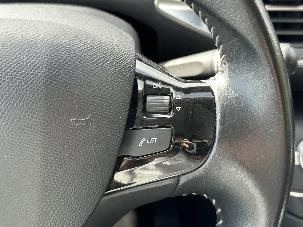 Foto 15 van Peugeot 308 1.2 Allure | Riem Vervangen! | CarPlay | PDC|ECC