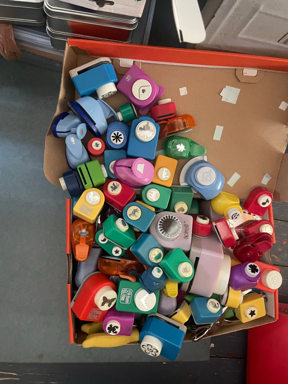 Grote collectie ponsen en hoekponsen ruim (200 stuks), Hobby en Vrije tijd, Knutselen, Ophalen, Gebruikt, Geschikt voor karton