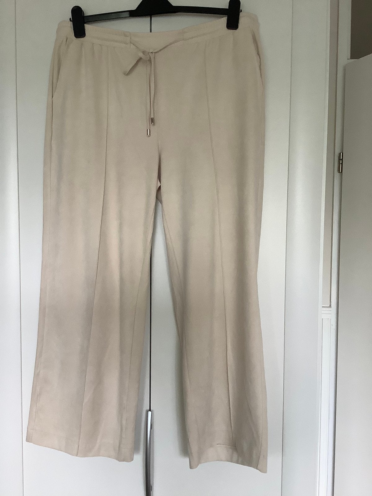 Mooie broek maat 48, Kleding | Dames, Ophalen of Verzenden, Zo goed als nieuw, Overige kleuren, Broek of Spijkerbroek