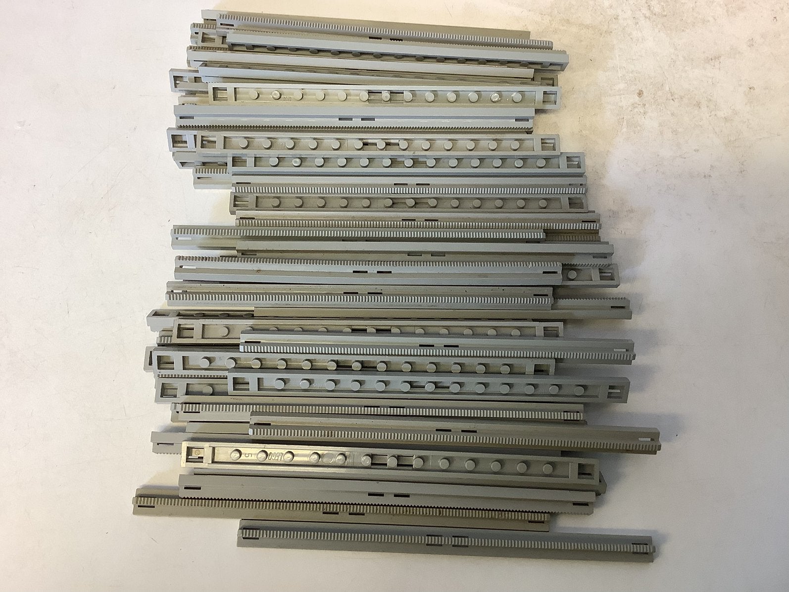 Lego trein rail recht licht grijs, Ophalen of Verzenden, Gebruikt, Losse stenen, Lego