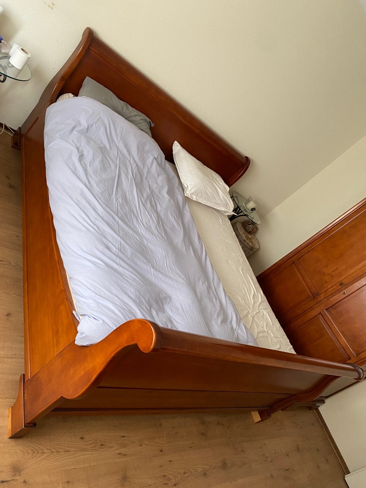 Klassiek houten bed 180 (2x90), Huis en Inrichting, Slaapkamer | Complete slaapkamers, Ophalen, Zo goed als nieuw, Tweepersoons