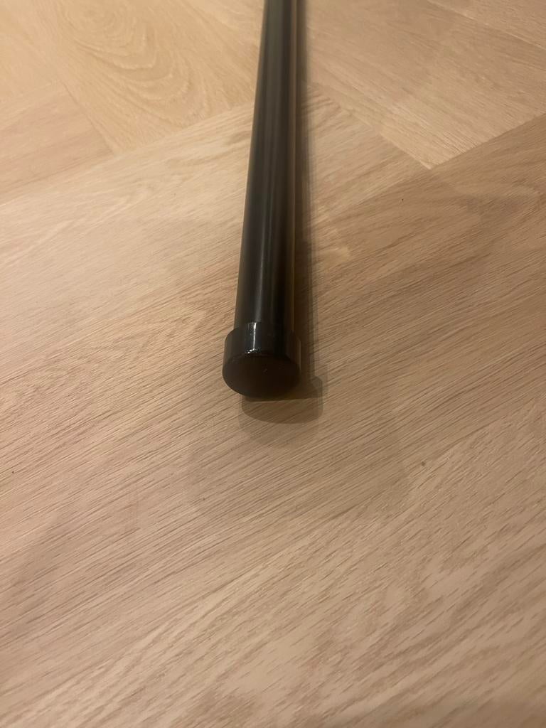 Uitschuifbare stang/kledingrek zwart IKEA, Ophalen of Verzenden, Zo goed als nieuw