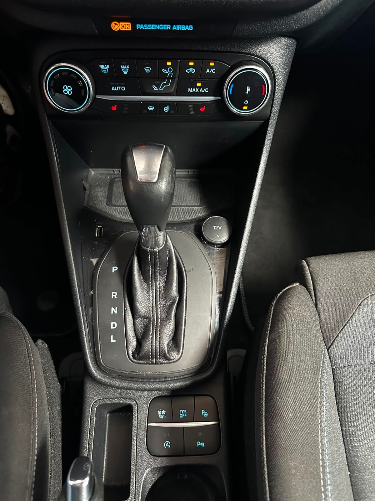 Foto 12 van Ford Fiesta 1.0 EcoBoost Hybrid Active X CARPLAY AUTOMAAT