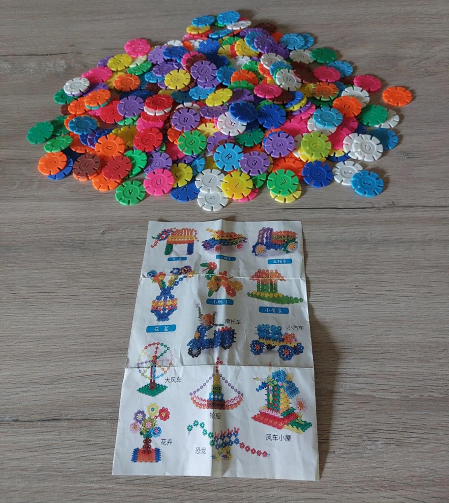 Grote set kleurrijke bouwschijven met voorbeelden, Ophalen, Zo goed als nieuw, Overige merken