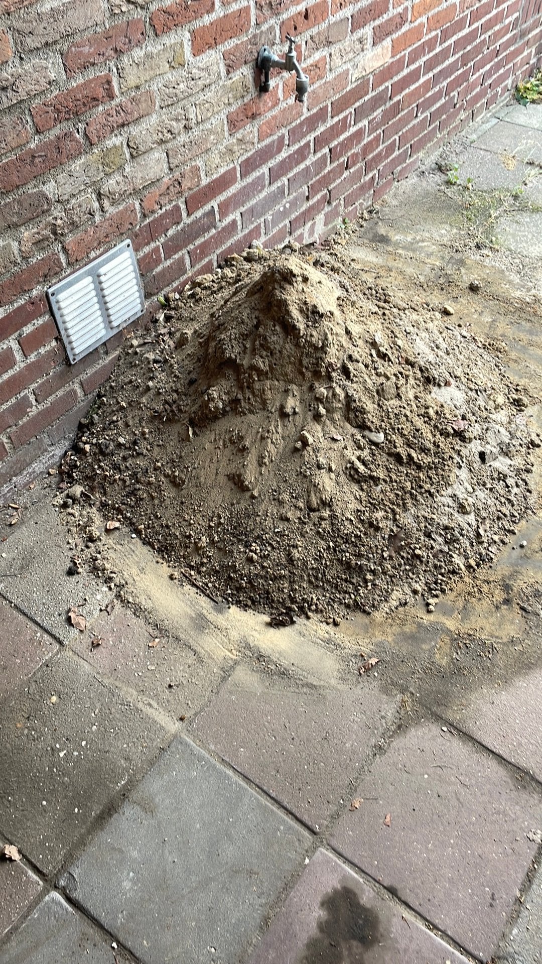 Gratis geel zand ( 2 kruiwagens ), Ophalen, Zo goed als nieuw, Ophoogzand