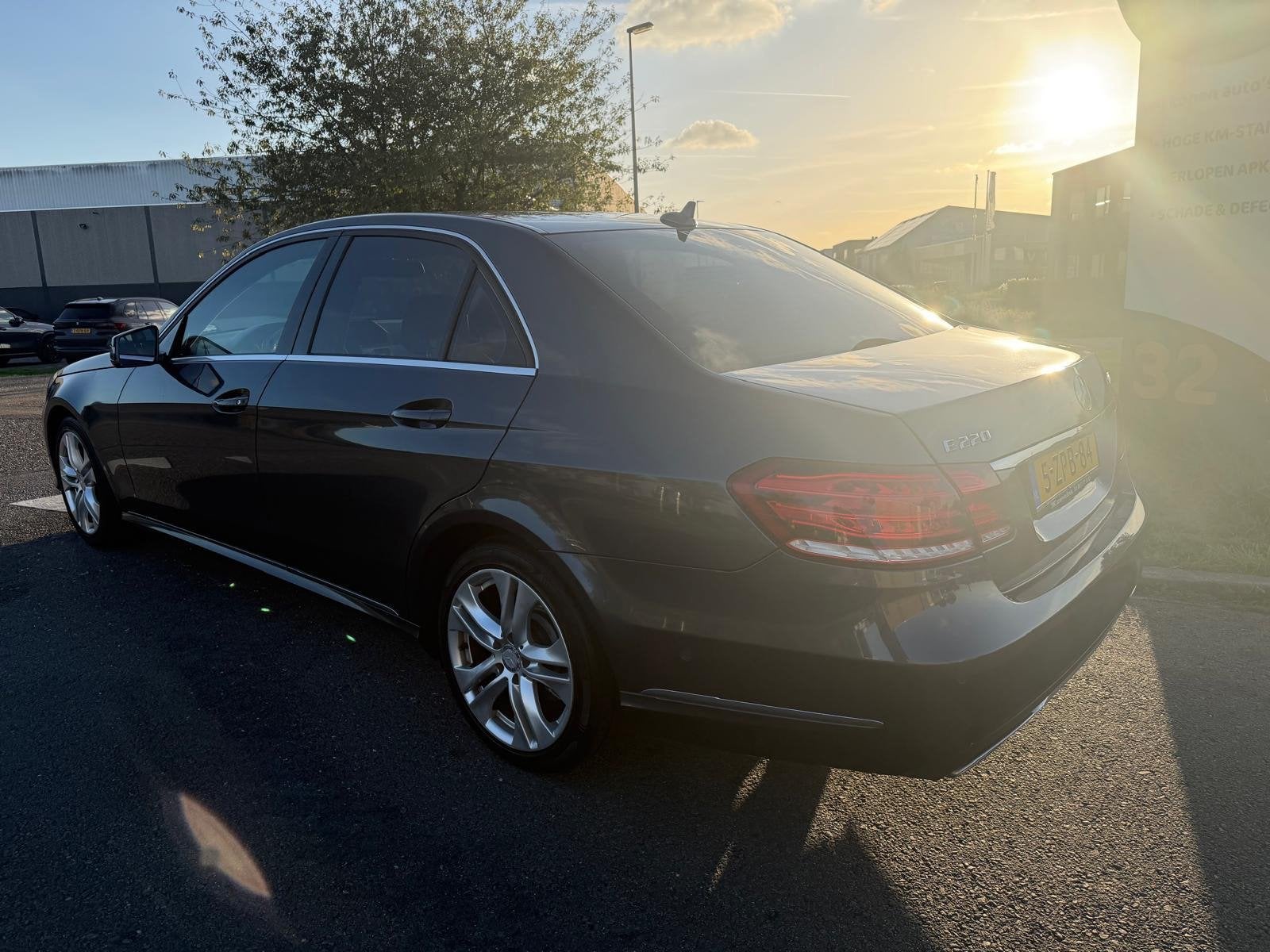 Mercedes-Benz E-klasse | 2015 | E 220 2.1 BlueTEC Lease Edit, Auto's, Achterwielaandrijving, Gebruikt, Euro 6, 2000 kg