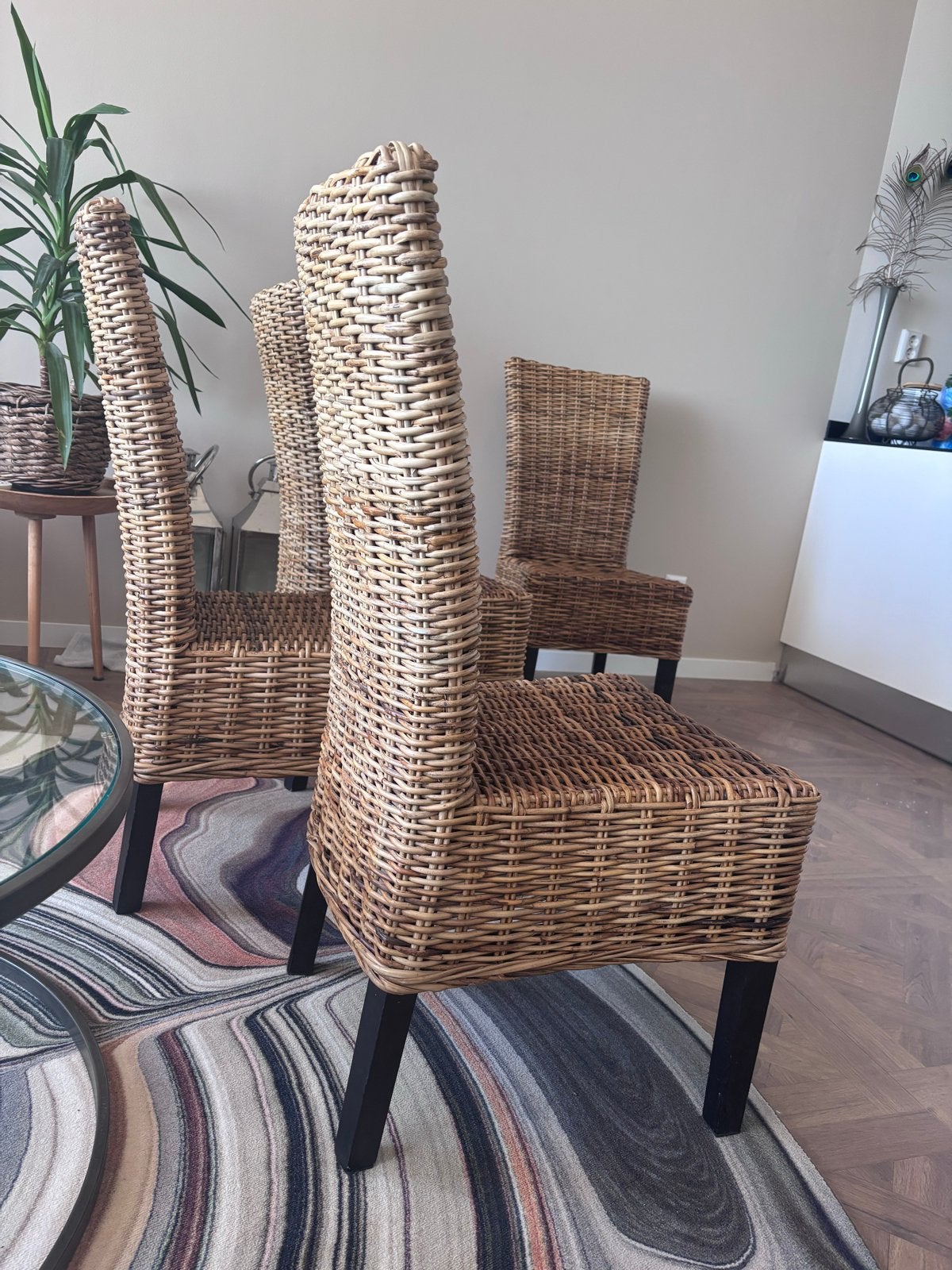 Set van 4 rotan eetkamerstoelen met hoge rugleuning, Ophalen, Gebruikt, Bruin, Riet of Rotan