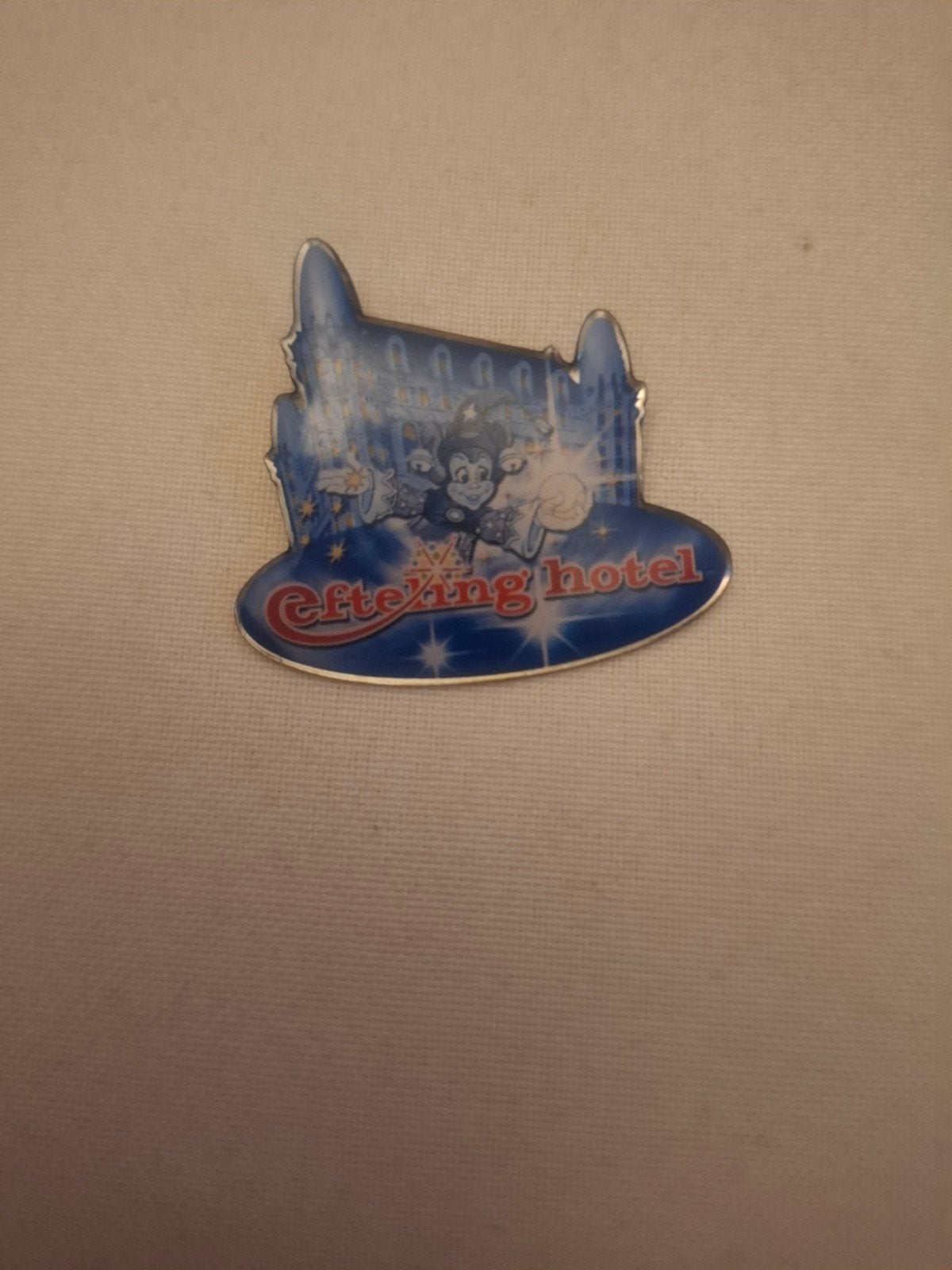 Efteling Hotel Pin - Sprookjesachtige Collectie, Verzamelen, Ophalen, Zo goed als nieuw, Button of Speldje