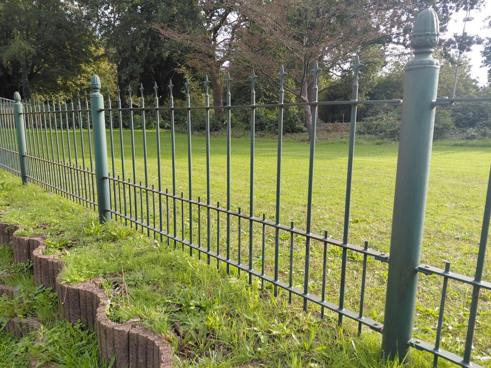 Sierhekwerk - Groen metalen hekwerk 63 meter, Tuin en Terras, Ophalen, Gebruikt, IJzer, Sierhekwerk