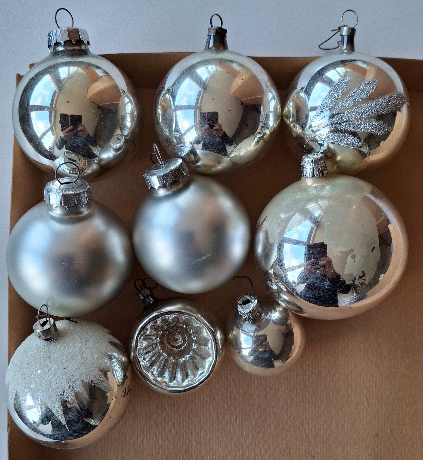 OUDE GLAZEN KERSTBALLEN DIVERSE ZILVERKLEURIGE, Diversen, Ophalen of Verzenden, Gebruikt