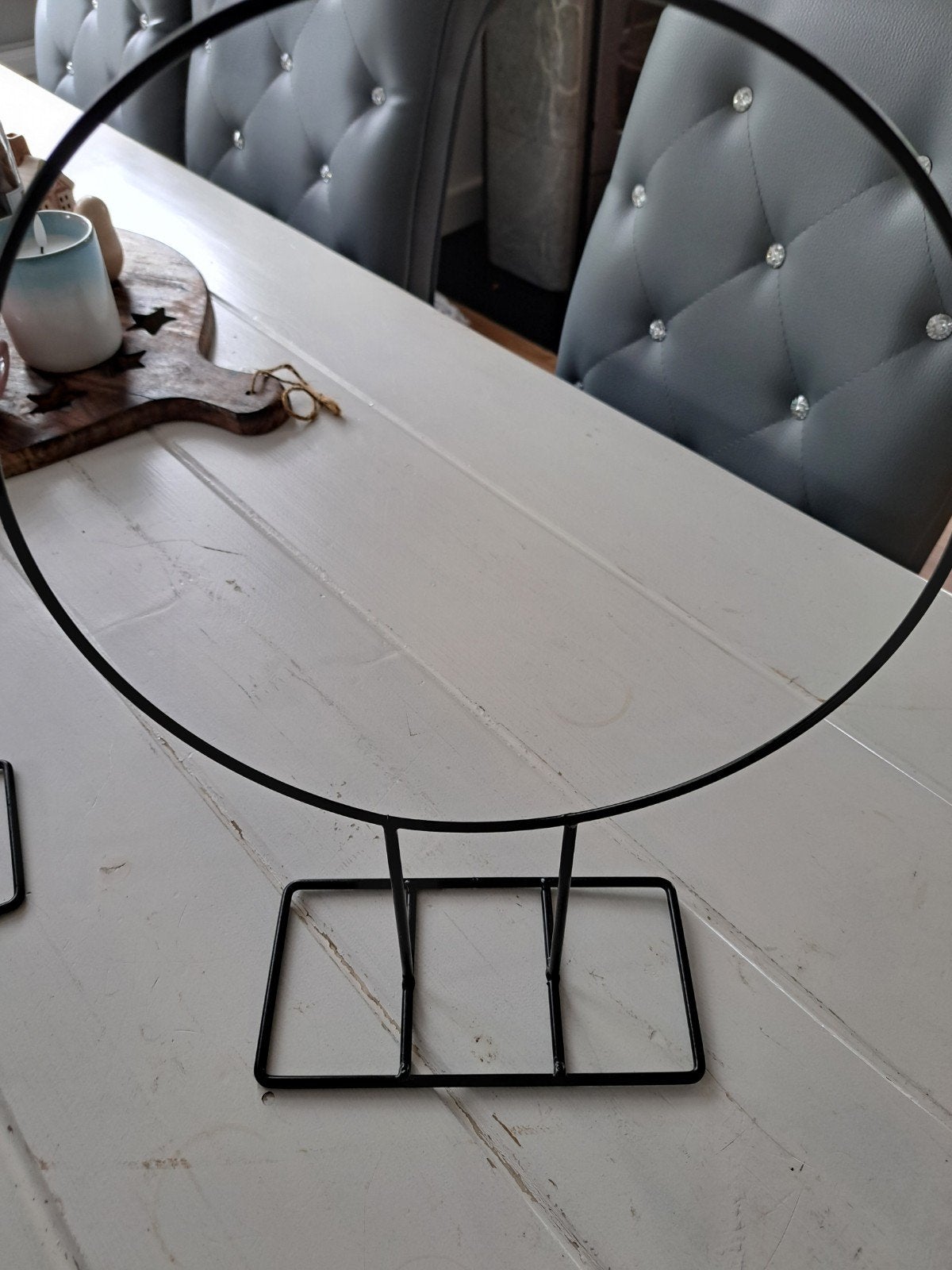 Zwarte metalen decoratieve ring op standaard, Ophalen, Zwart, Zo goed als nieuw, Metaal