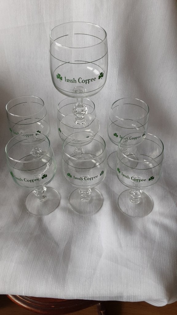 IRISH COFFEE glazen met diamanten voet, 7 stuks (nr. 80), Ophalen of Verzenden, Zo goed als nieuw, Overige typen