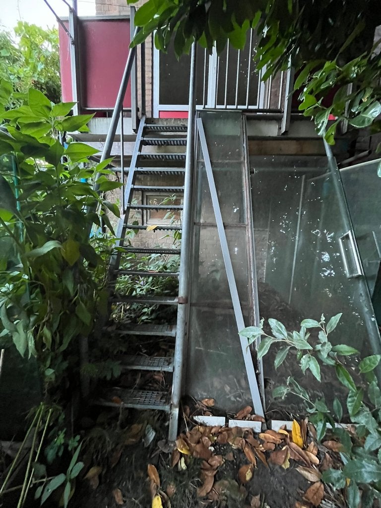 Stalen buitentrap / tuintrap / metalen - metaal trap, Doe-het-zelf en Verbouw, Ophalen, Gebruikt, Trap, 2 tot 4 meter