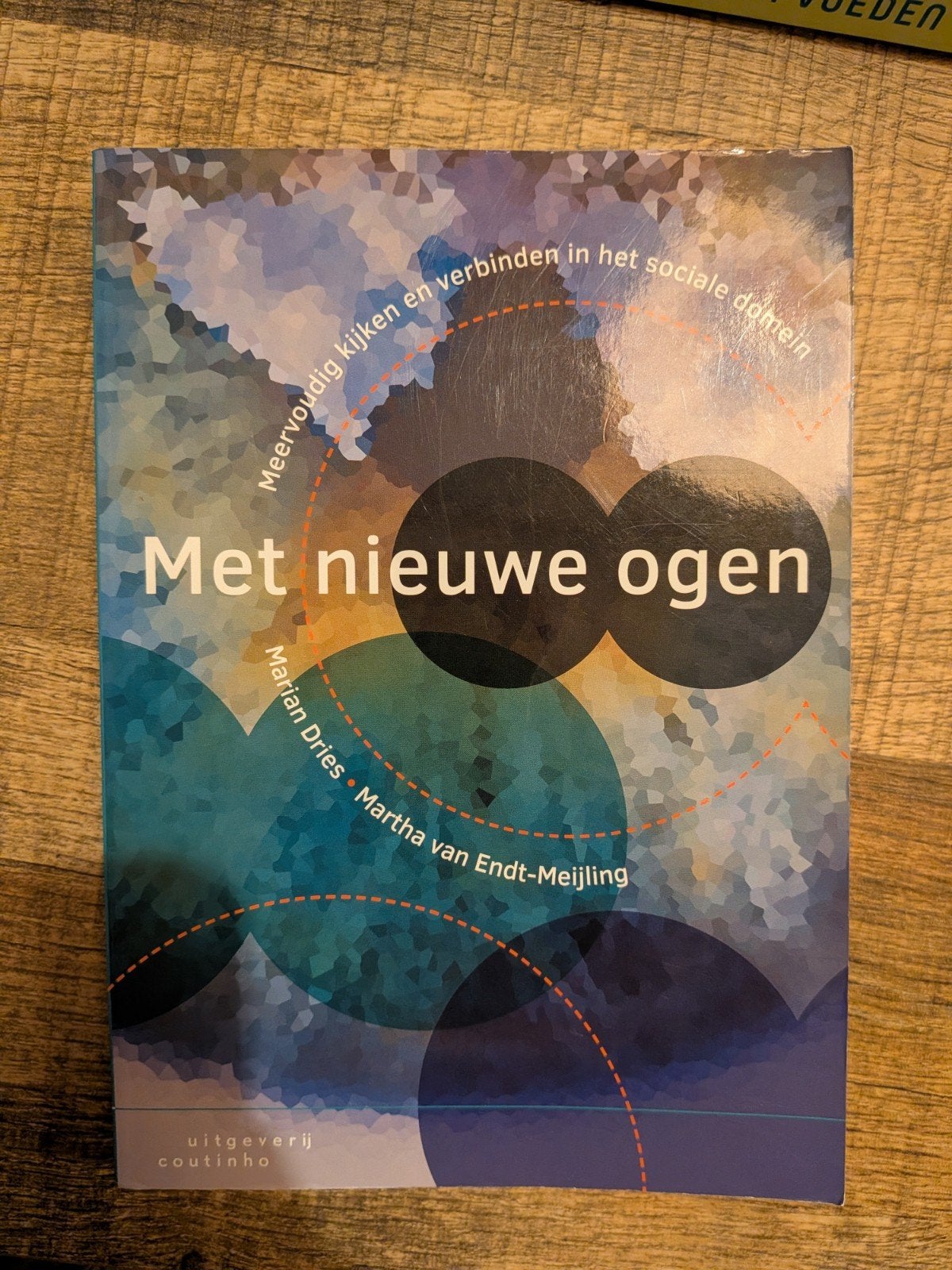 Marian Dries - Met nieuwe ogen, Boeken, Marian Dries; Martha van Endt-Meijling Erven, Artiest, Ophalen of Verzenden, Zo goed als nieuw