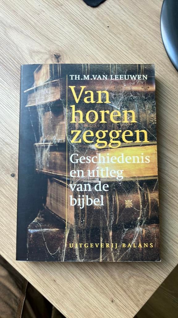 Th.M. van Leeuwen - Van horen zeggen, Ophalen of Verzenden, Zo goed als nieuw, Th.M. van Leeuwen